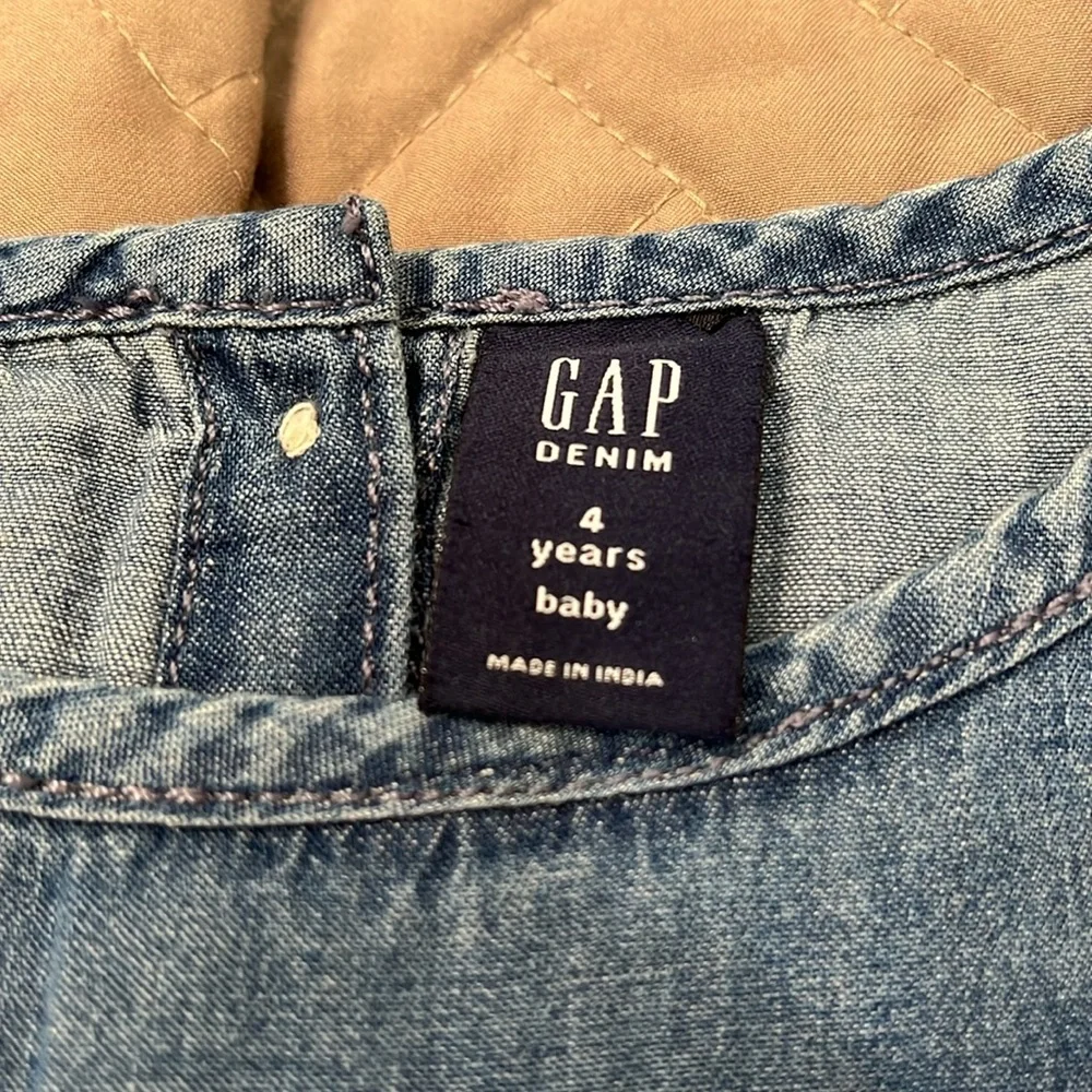 babyGap Embroidered Denim Dress/NWT/4 Years